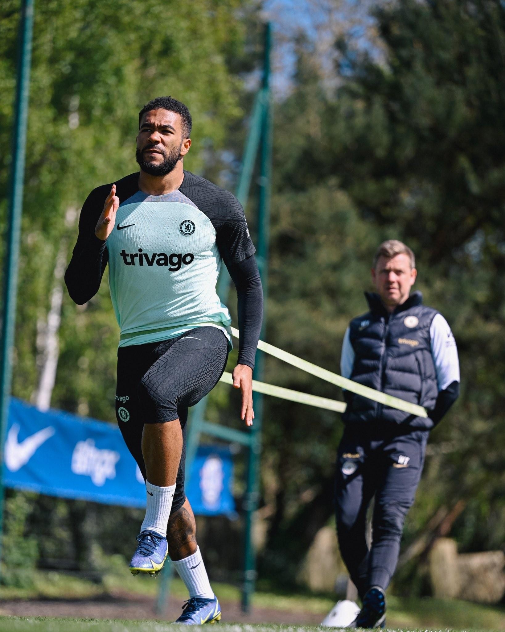 开云棋牌官网包含冲刺阶段突围战来临；巴黎圣日耳曼围绕足总杯完成体检；话题不断；轮换策略成焦点的词条